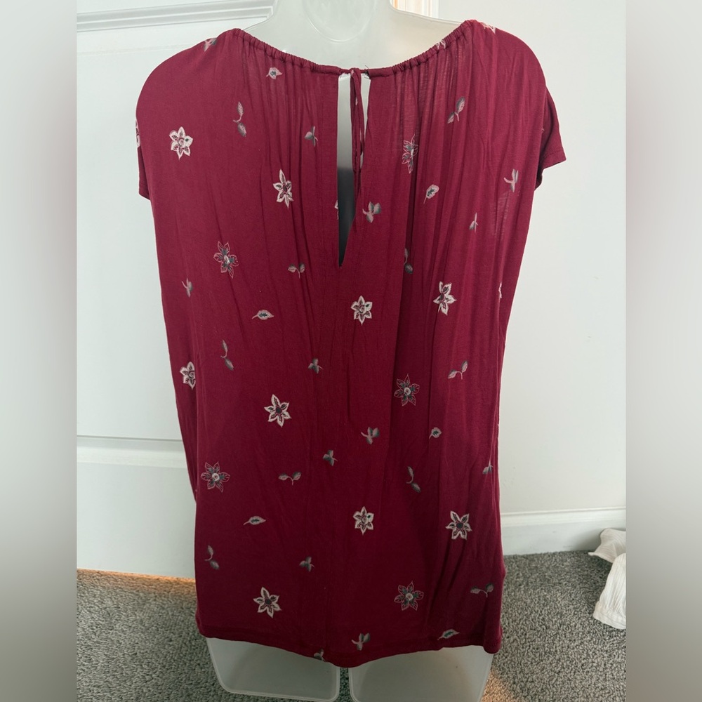LOFT Burgundy Floral Design Blouse Chic - Picture 2 of 4